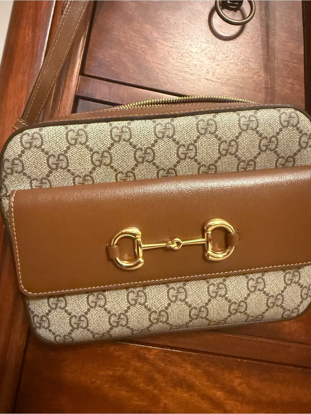 Authentic Gucci Beige GG Canvas Crossbody with Brown Leather & Gold Horsebit - Picture 4 of 8